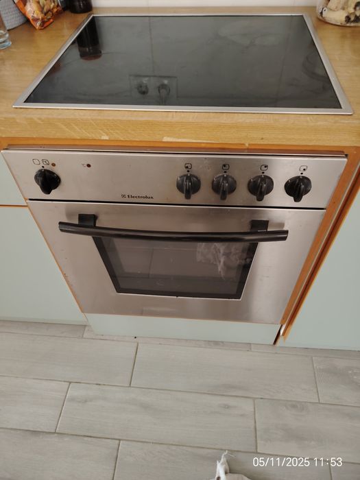 Cuptor incorporabil si plita vitro