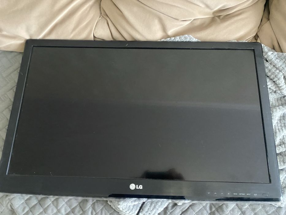 Телевизор б/у в отличном состоянии