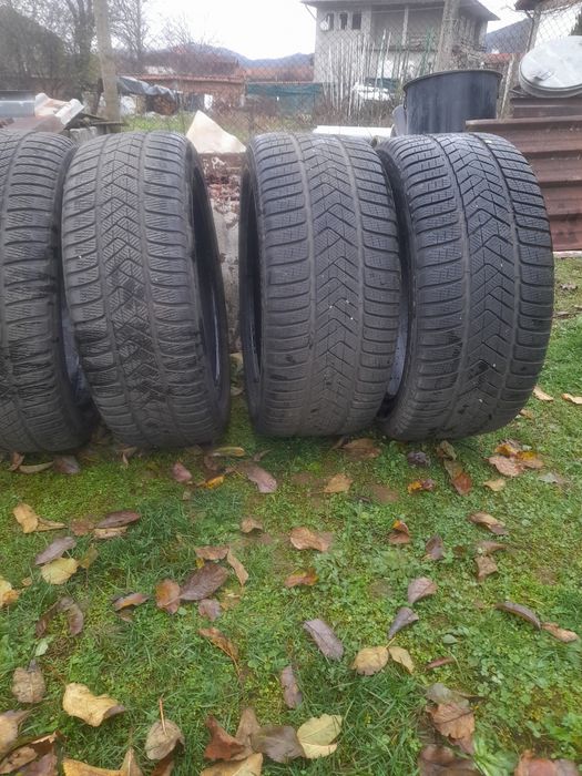 Гуми Дънлоп, Пирели