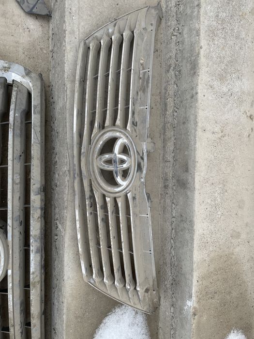 Решетка радиатора Camry 50 оригинал