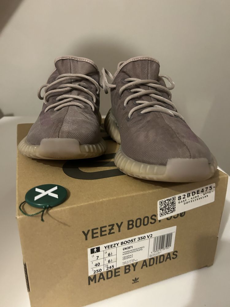 Yeezy 350 V2 mono mist