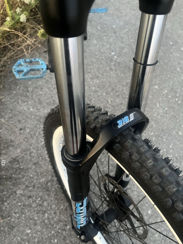 Вилка за велосипед rock shox domain