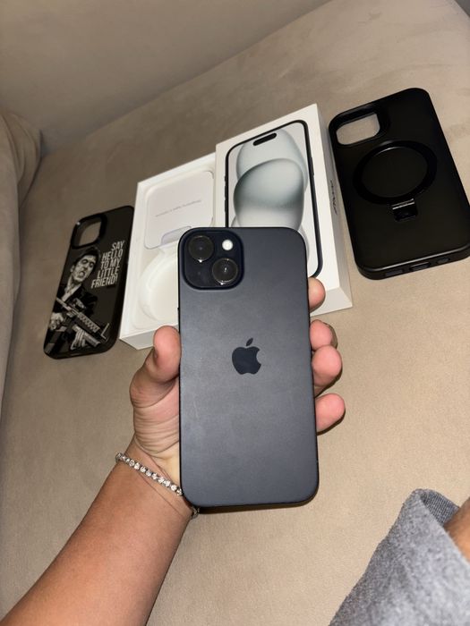 Vand iPhone 15 sanatate 90%