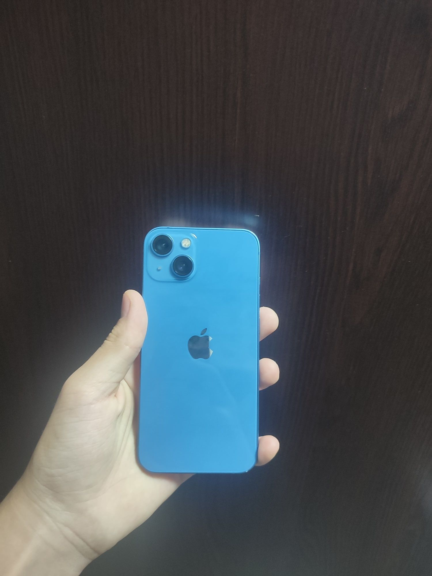 Продам Iphone 13