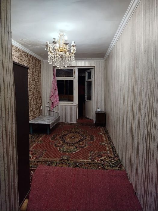 Чирчик шахрида Навоида 1хонали общаяжита сотилади