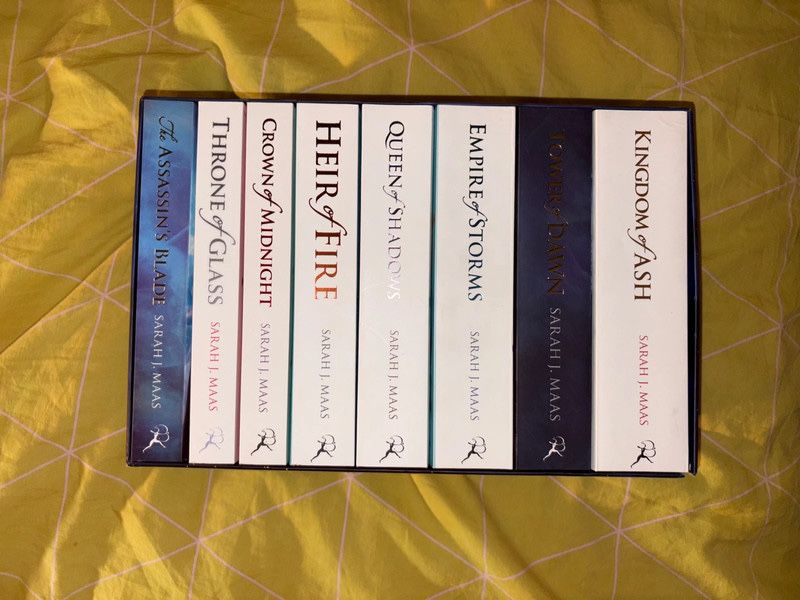 Throne of glass UK out of print корици с кутия; box set