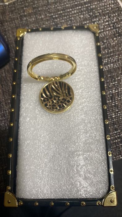 Продавам калъф за IPhone 11 Pro
