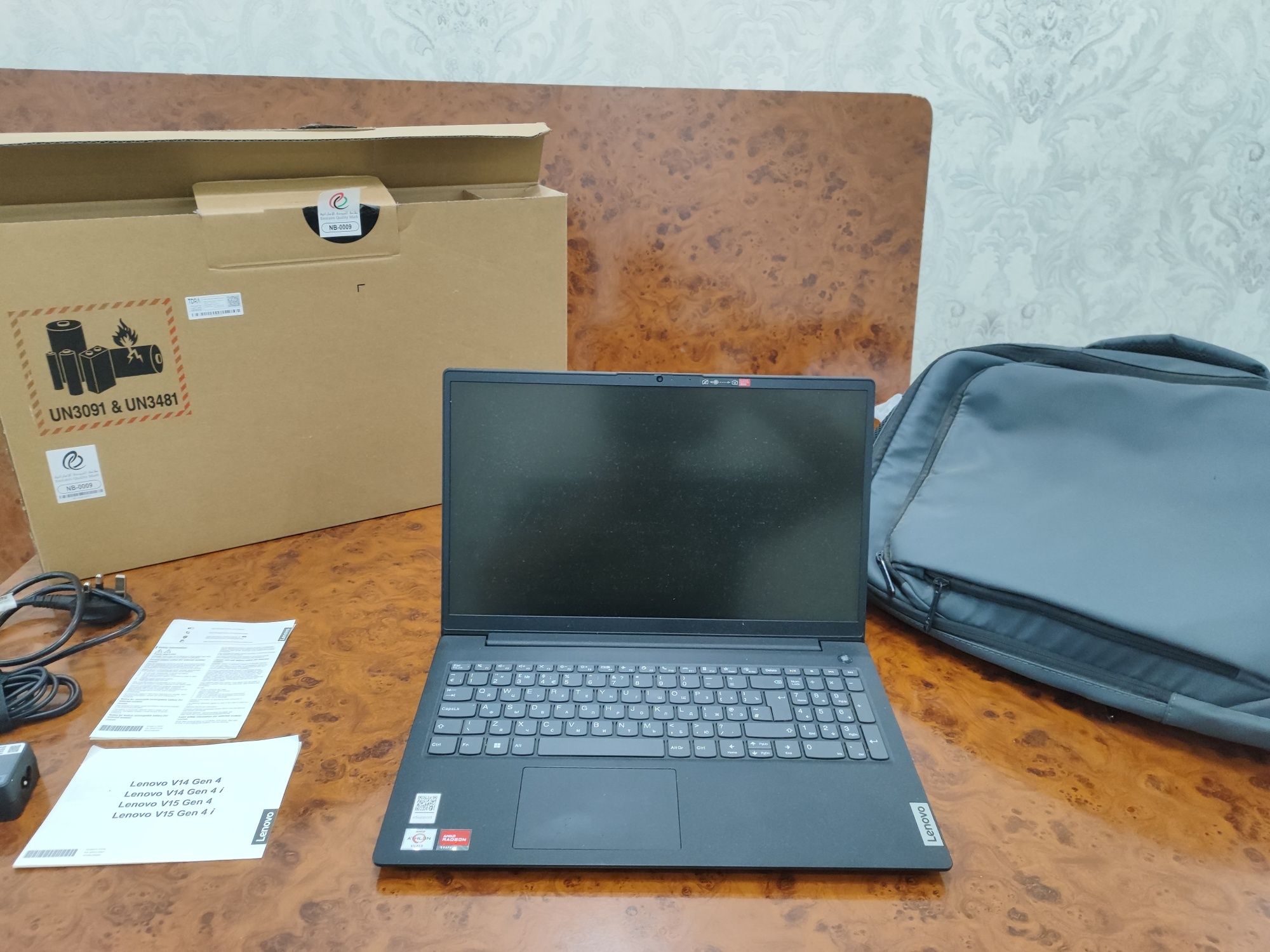 Noutbuk Lenovo/V15
