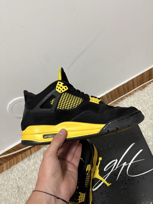 Air Jordan 4 Retro Yellow Thunder