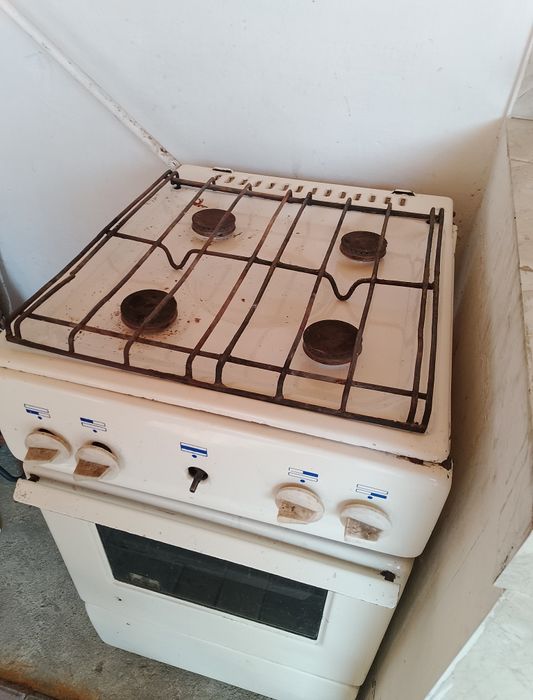 Продам газ плиту б/у в рабочем состоянии