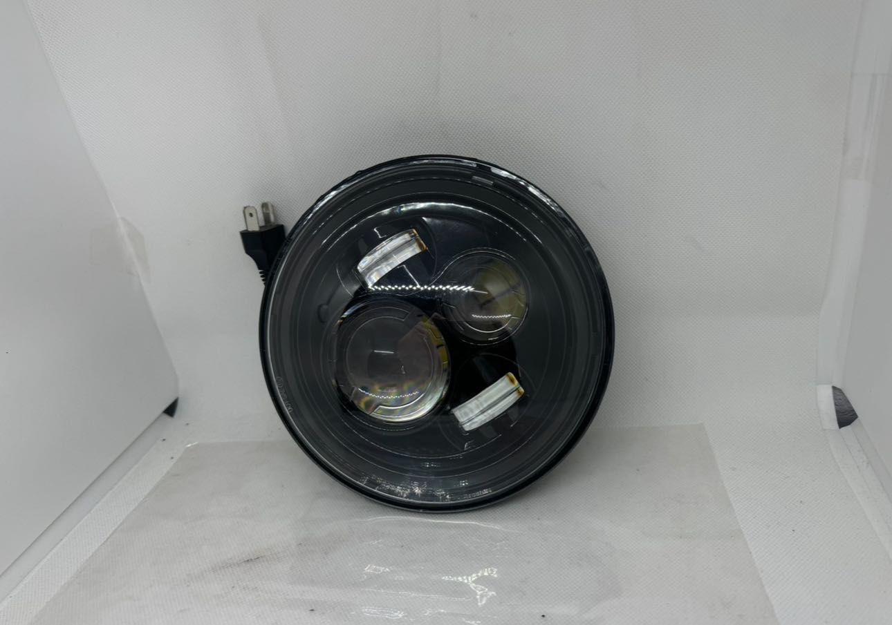 Чисто НОВ Led фар за мотор