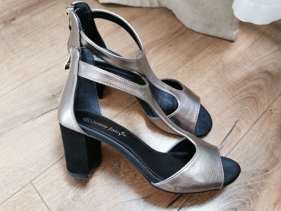 Sandale argintii, de ocazie, marimea 37