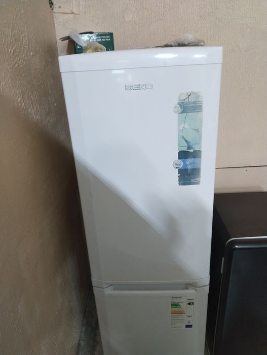 Отдадим холодильник на запчасти