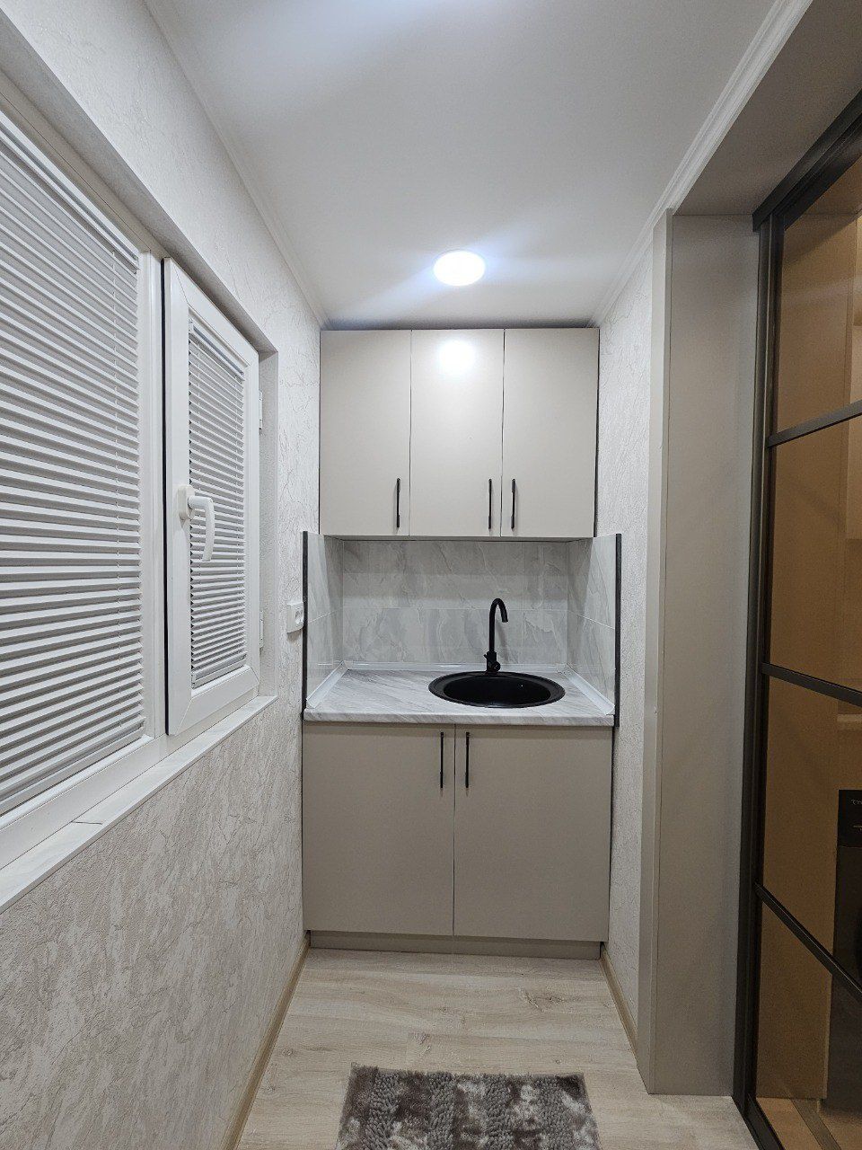 .5kvartal Chilanzar 2xona qilingan balkon 1,2x3metr yangi remont mebel