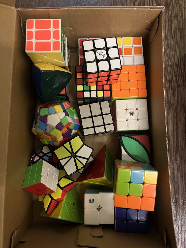 Кубики Рубика разные