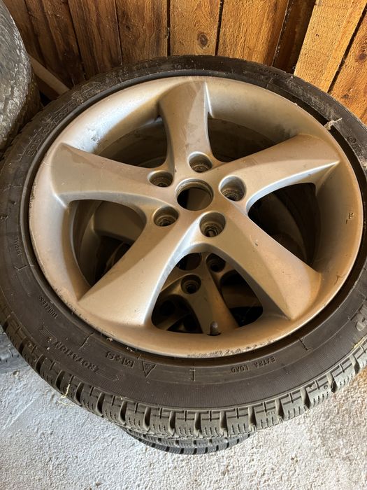 Vand roti hiundai mazda