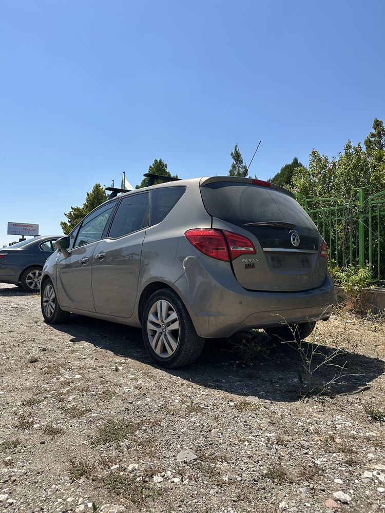 Meriva B 2011 A14XER панорама на части