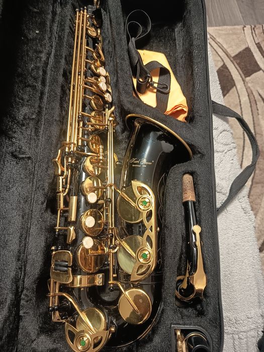 Vând saxofon Karl Glaser