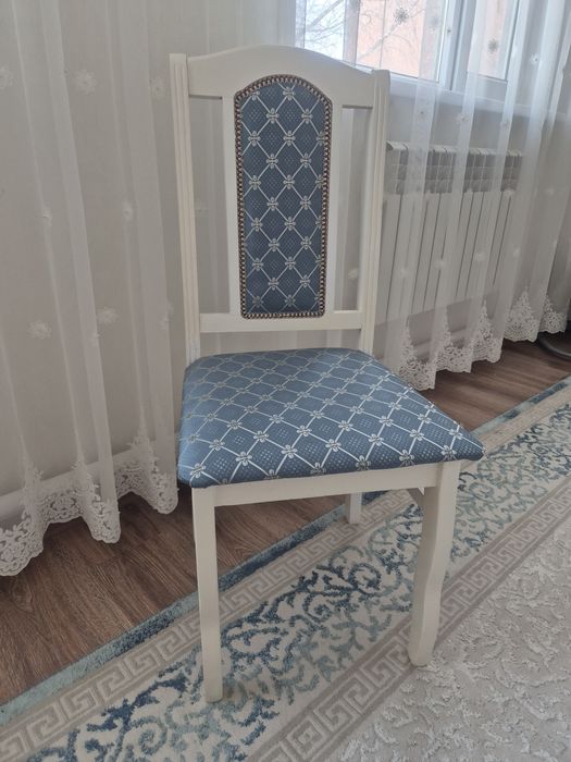 Продам стуля срочна