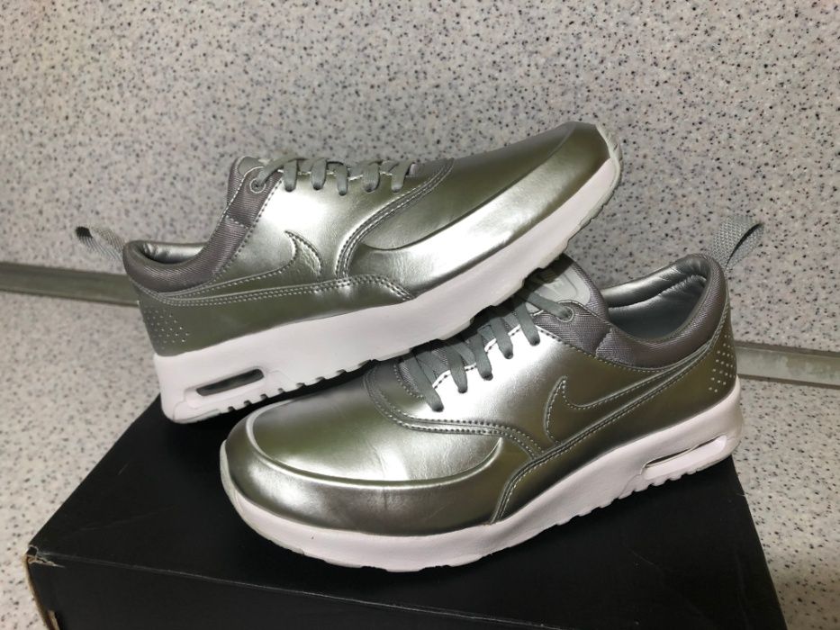 ОРИГИНАЛНИ *** Nike Air Max Thea Pure Platinum / Metallic Silver