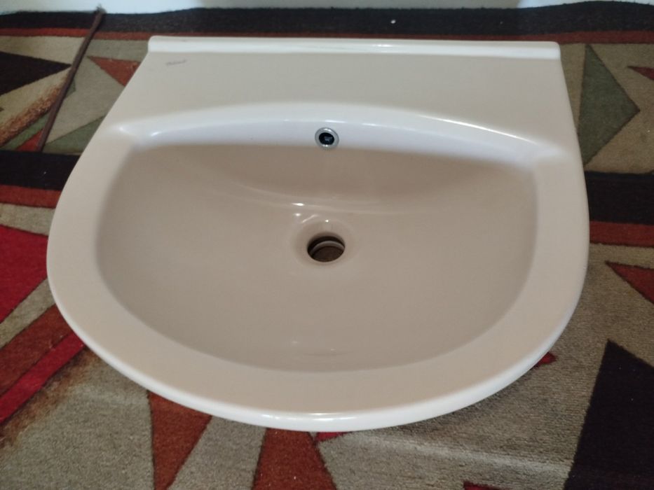 Продавам порцеланови мивки