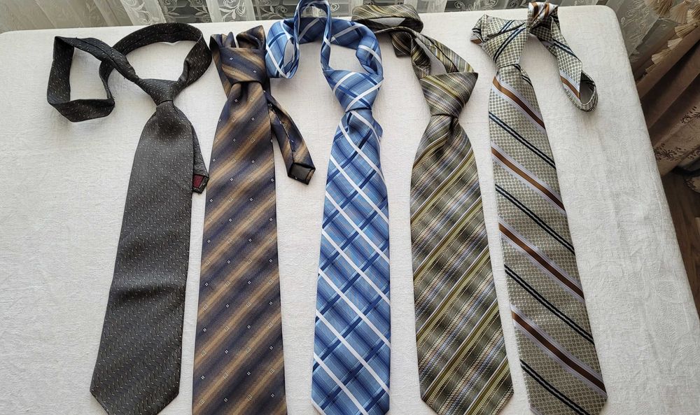Галстук мужской, б/у, в отличном состоянии