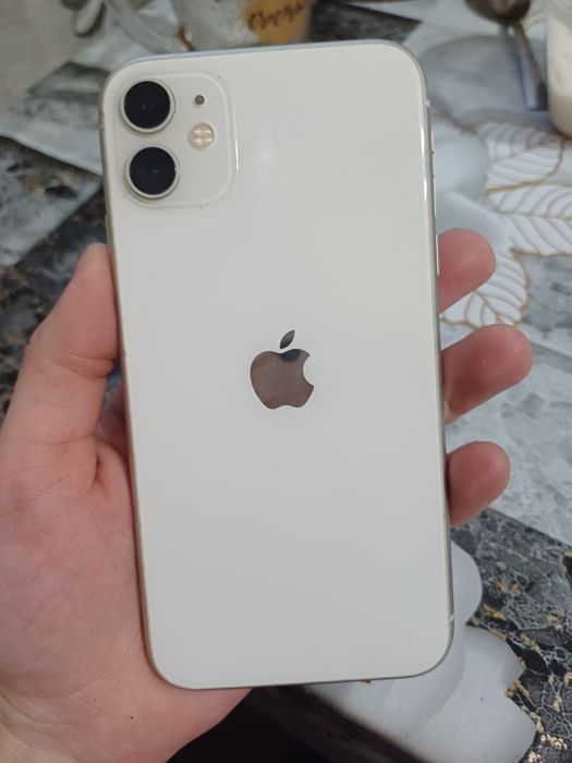 Айфон 11 с гарантией 1 месяц
