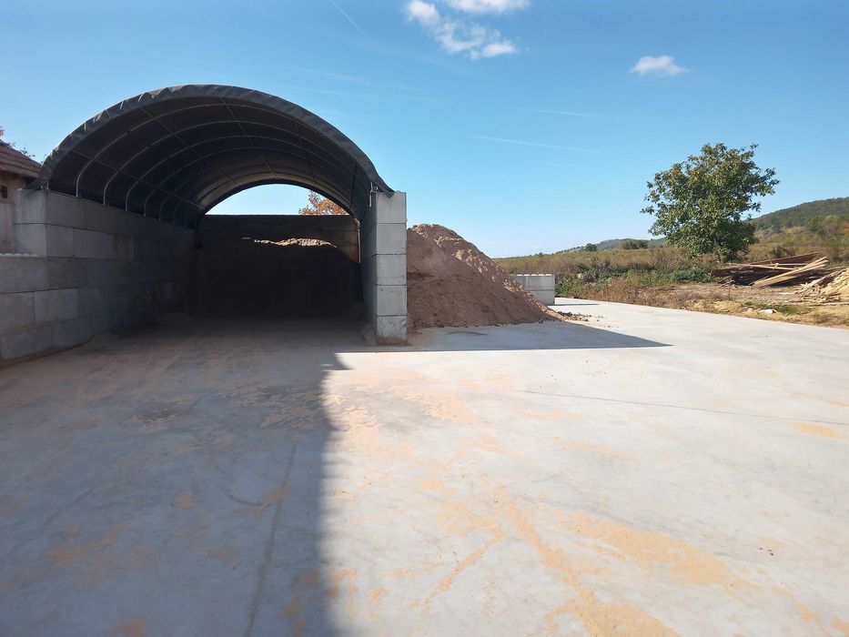 Siloz / sopron cu copertina din bloc / blocuri beton modular tip LEGO.