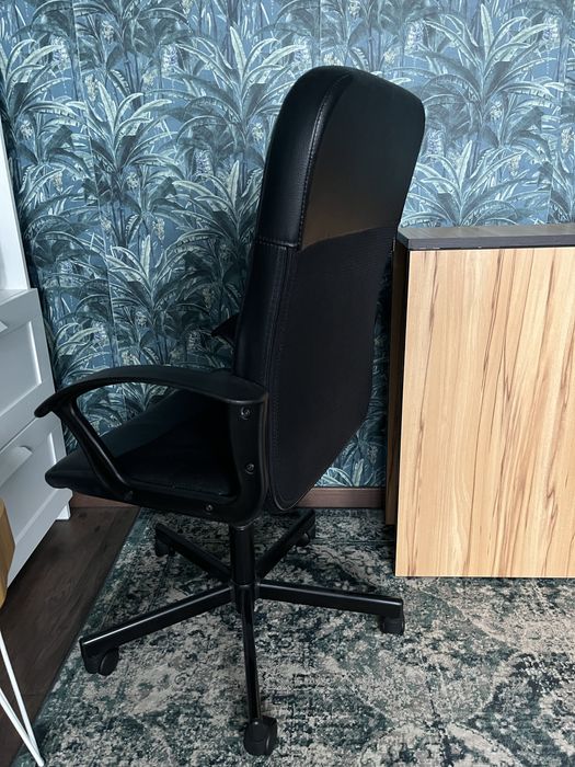 Scaun negru de birou Ikea