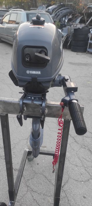 Извънбордов четиритактов двигател за лодка Yamaha 2,5