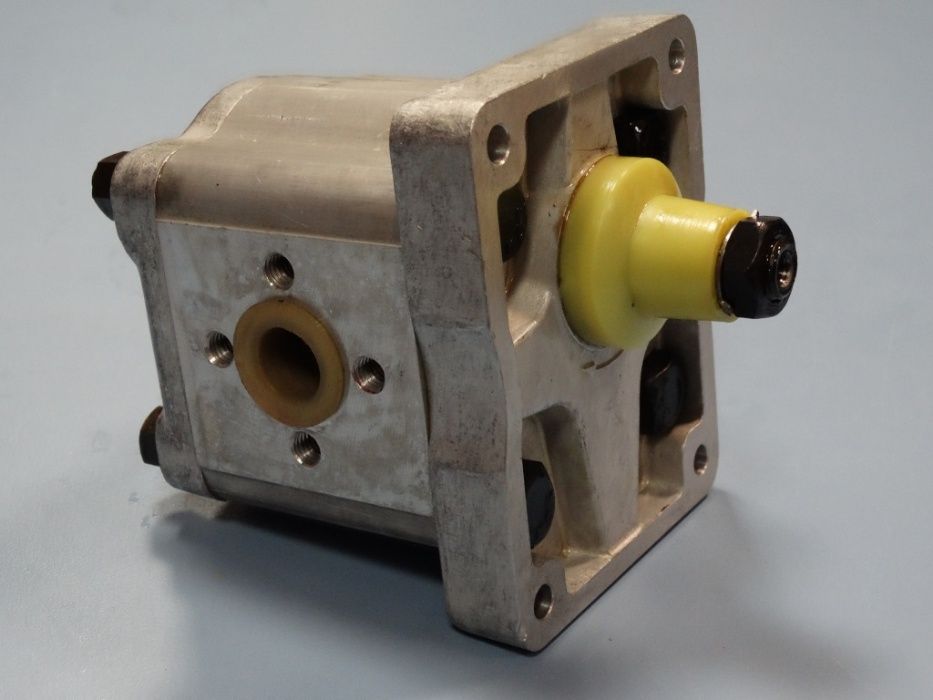 Хидравлична помпа C42X