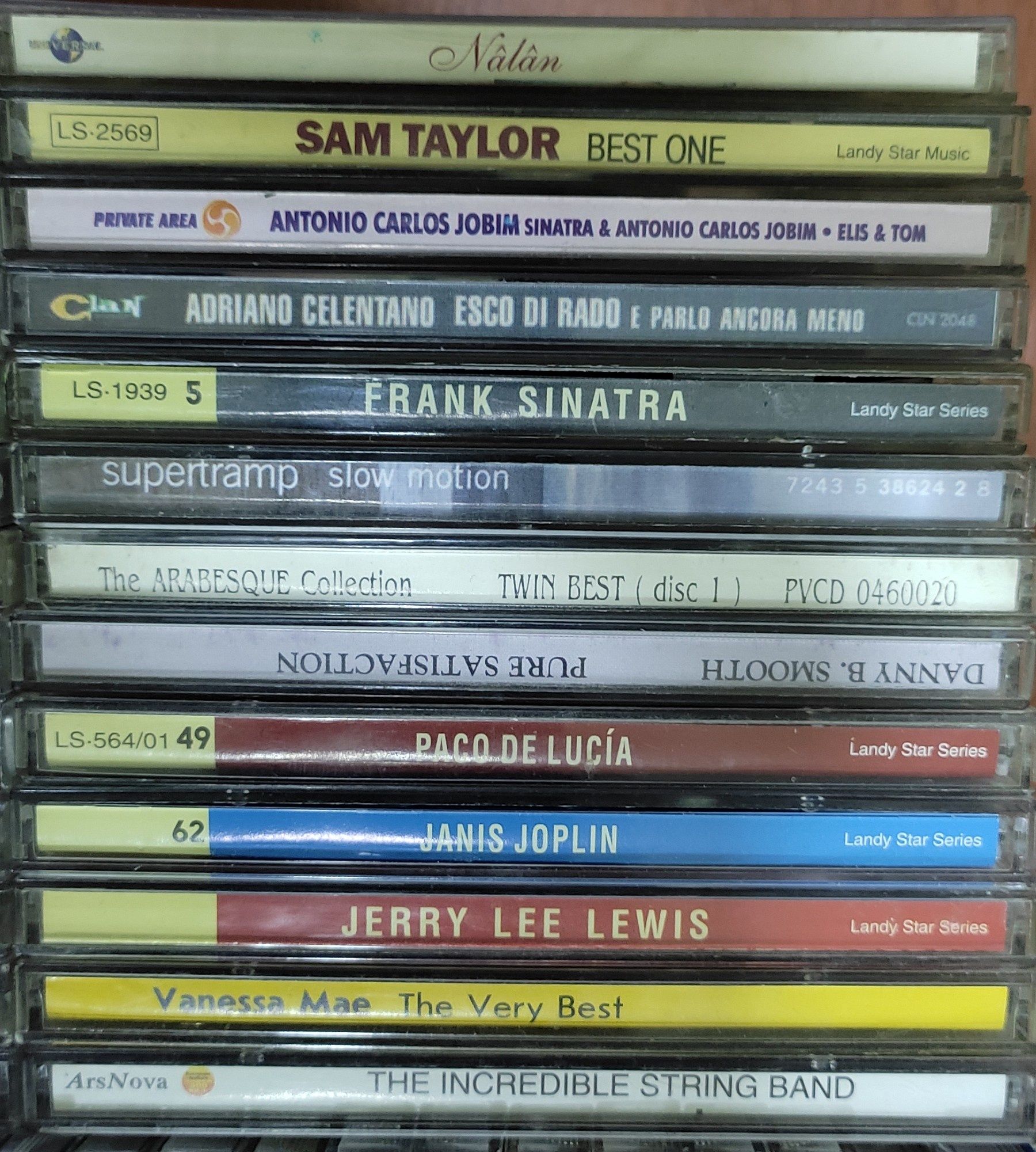 Компакт-диски формата CD-audio.