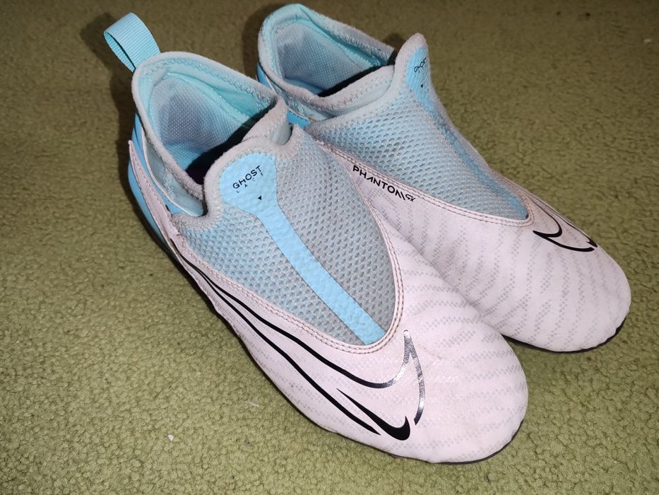 Футболни бутонки