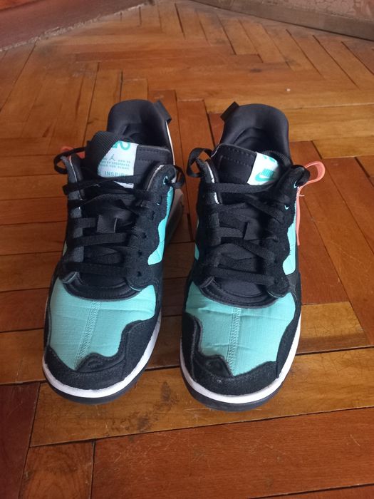 Продавам Jordan MA2