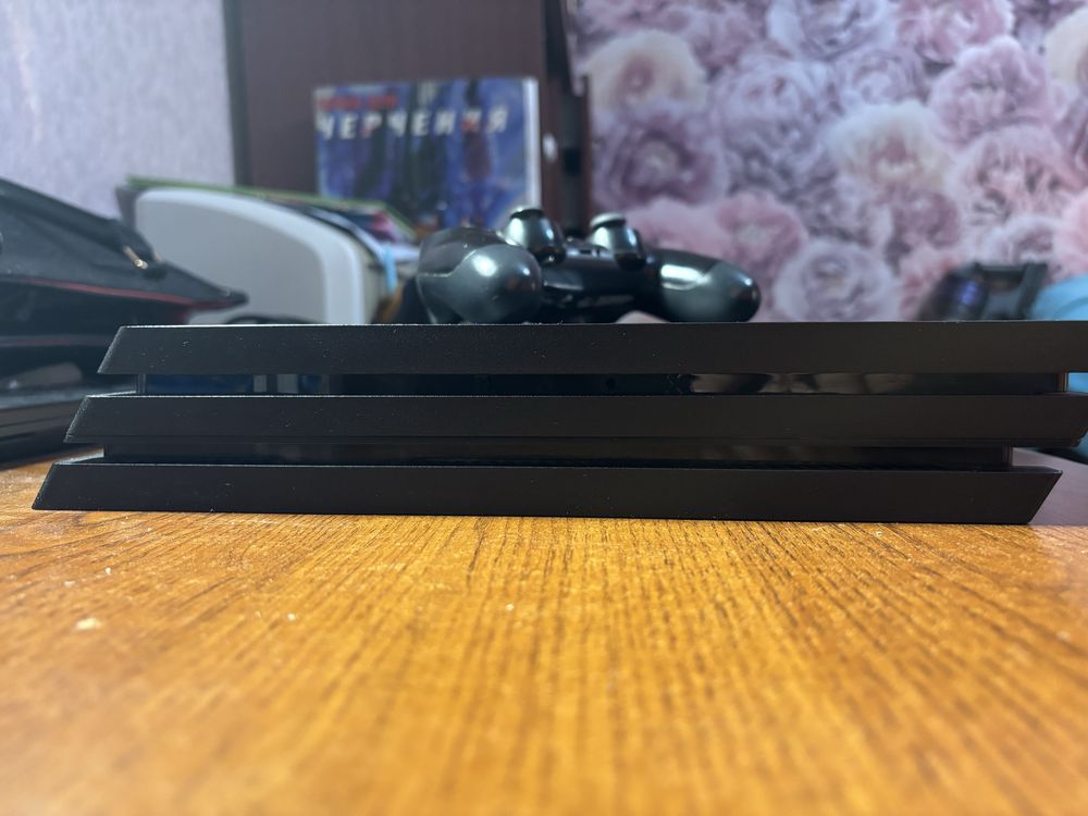 PlayStation 4 pro 1 tbe