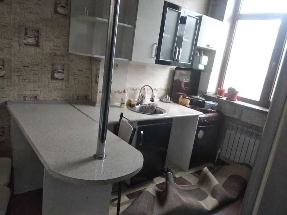 Сдаётся в аренду 3-ком/3/7 квартира на р-н Юнусабадский