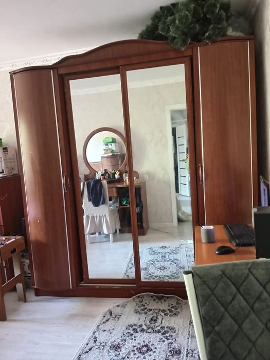 Продается спальная гарнитура