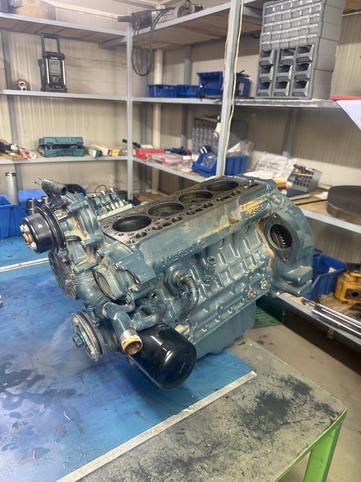 Reparatii mecanica utilaje / segmentate / alezare / bucsare motor