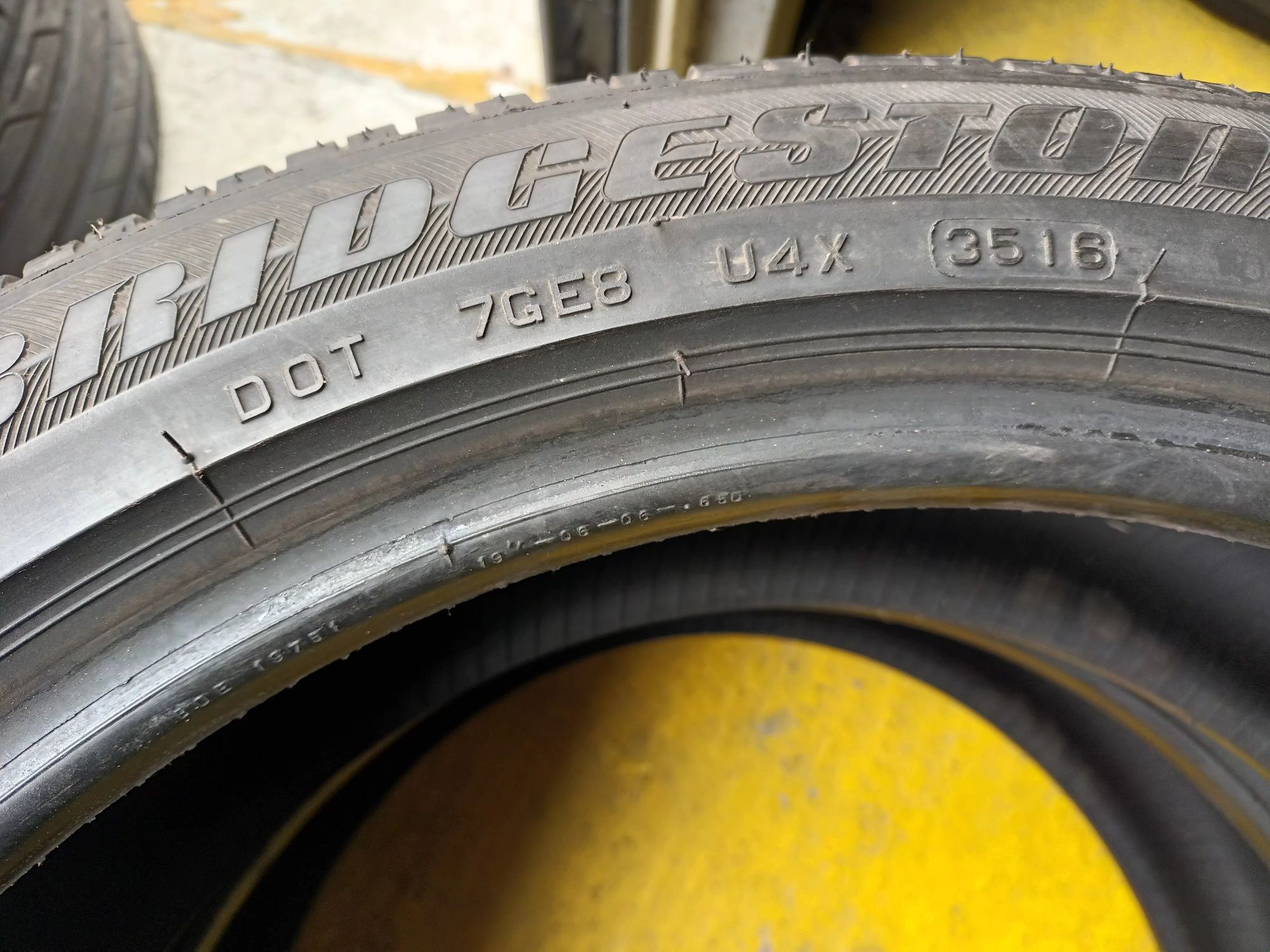 225 45R 19  92 W BRIDGESTONE ДОТ 3516