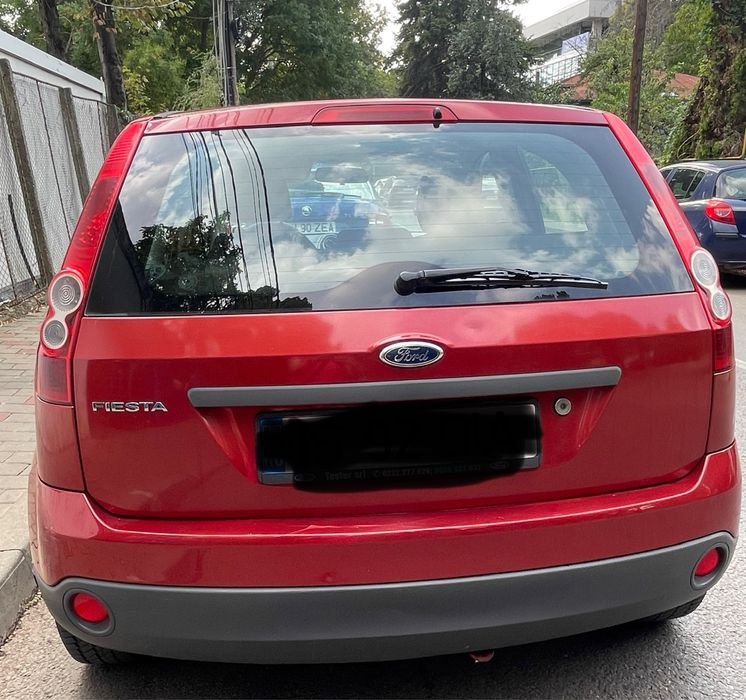 Vand Ford Fiesta, 2006, 123000km, 1800€.
