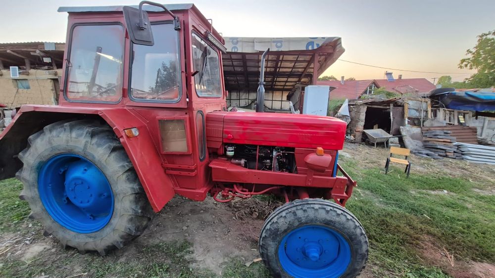 UTB 550 – include plug și disc.