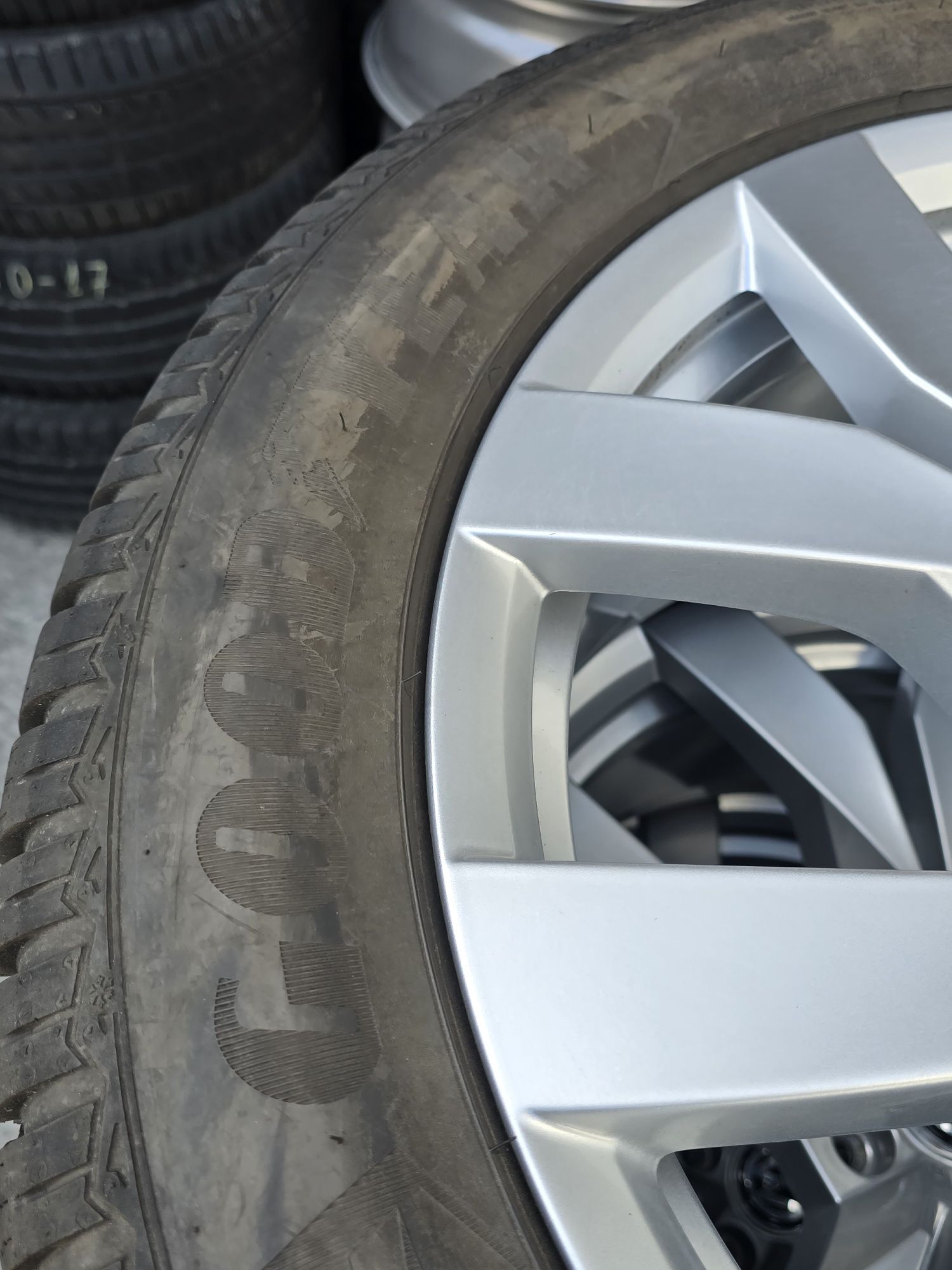 4 Броя 285/45/20 Goodyear 2x8,5mm 2x7,6mm