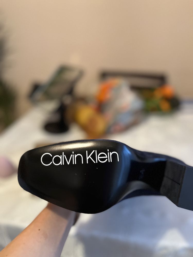 Боти Calvin Klein