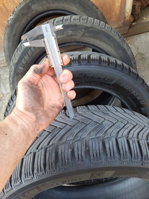 Продавам зимни употребявани гуми Michelin Alpin  205/55/17, 4 броя