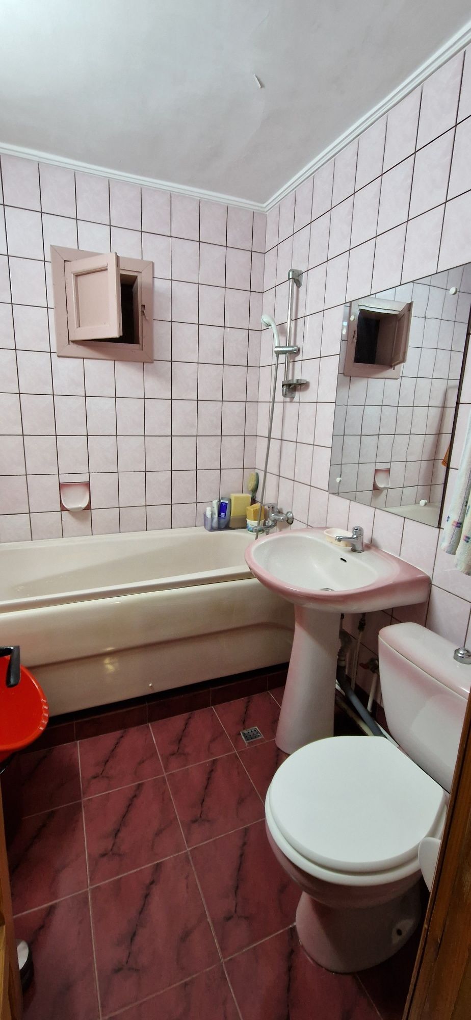 Apartament 3 camere, decomandat, 2 bai, 3/3., Lidl, Școala 10.