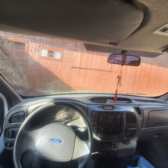 Vând Ford transit