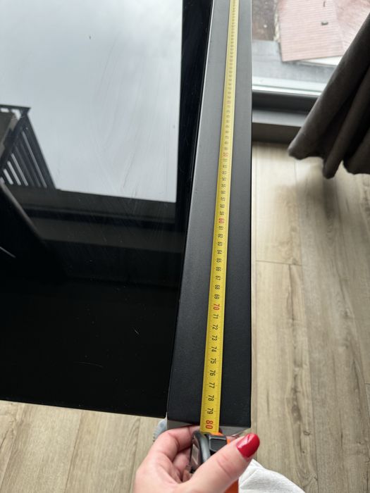 Masă extensibilă de design din sticlă și metal