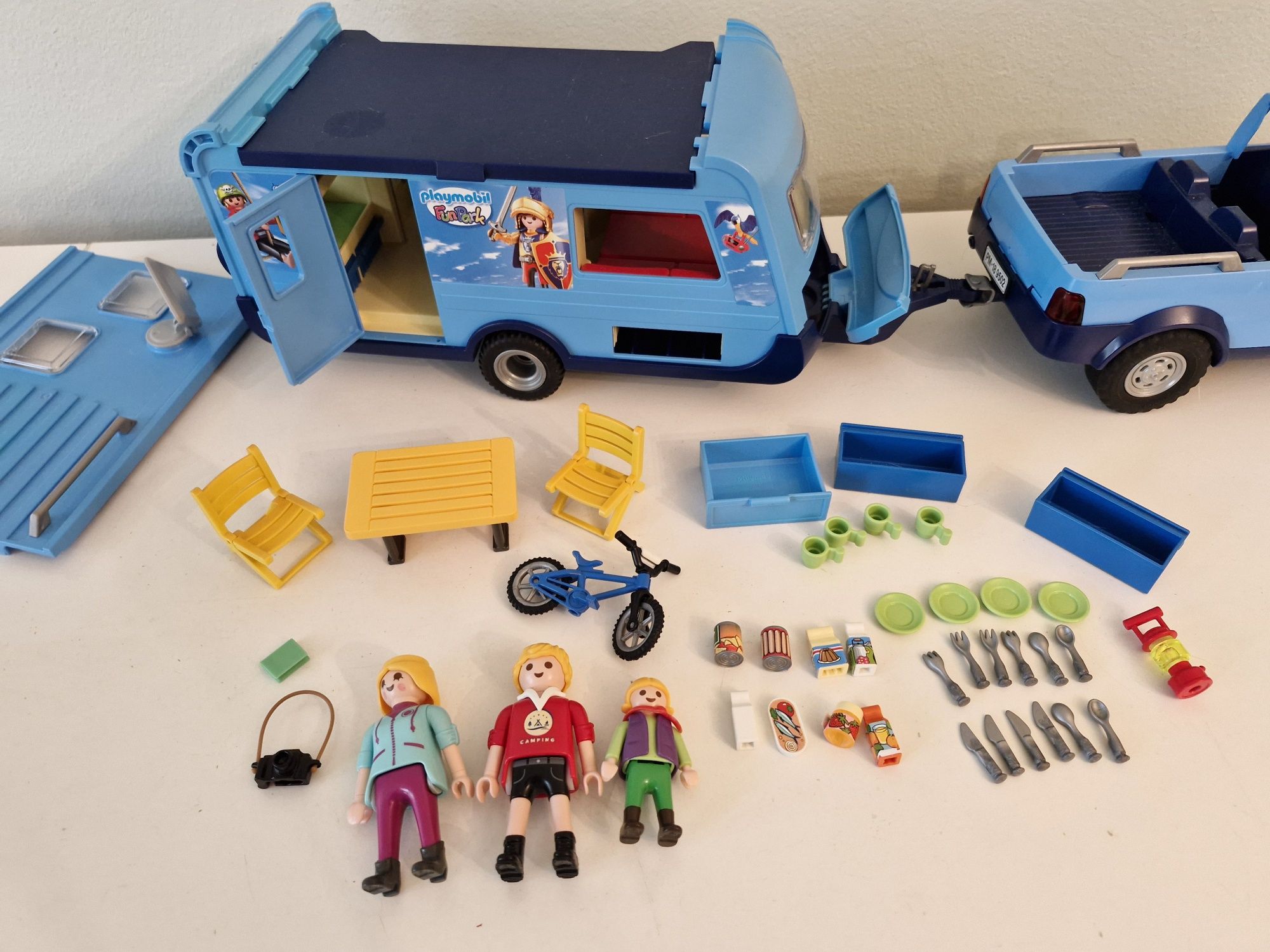 Playmobil set jeep cu rulota camping