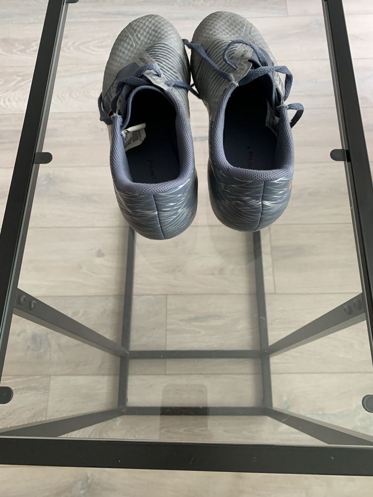 Бутонки Nike , размер 38 ; 24 см . Цена 30 лв .