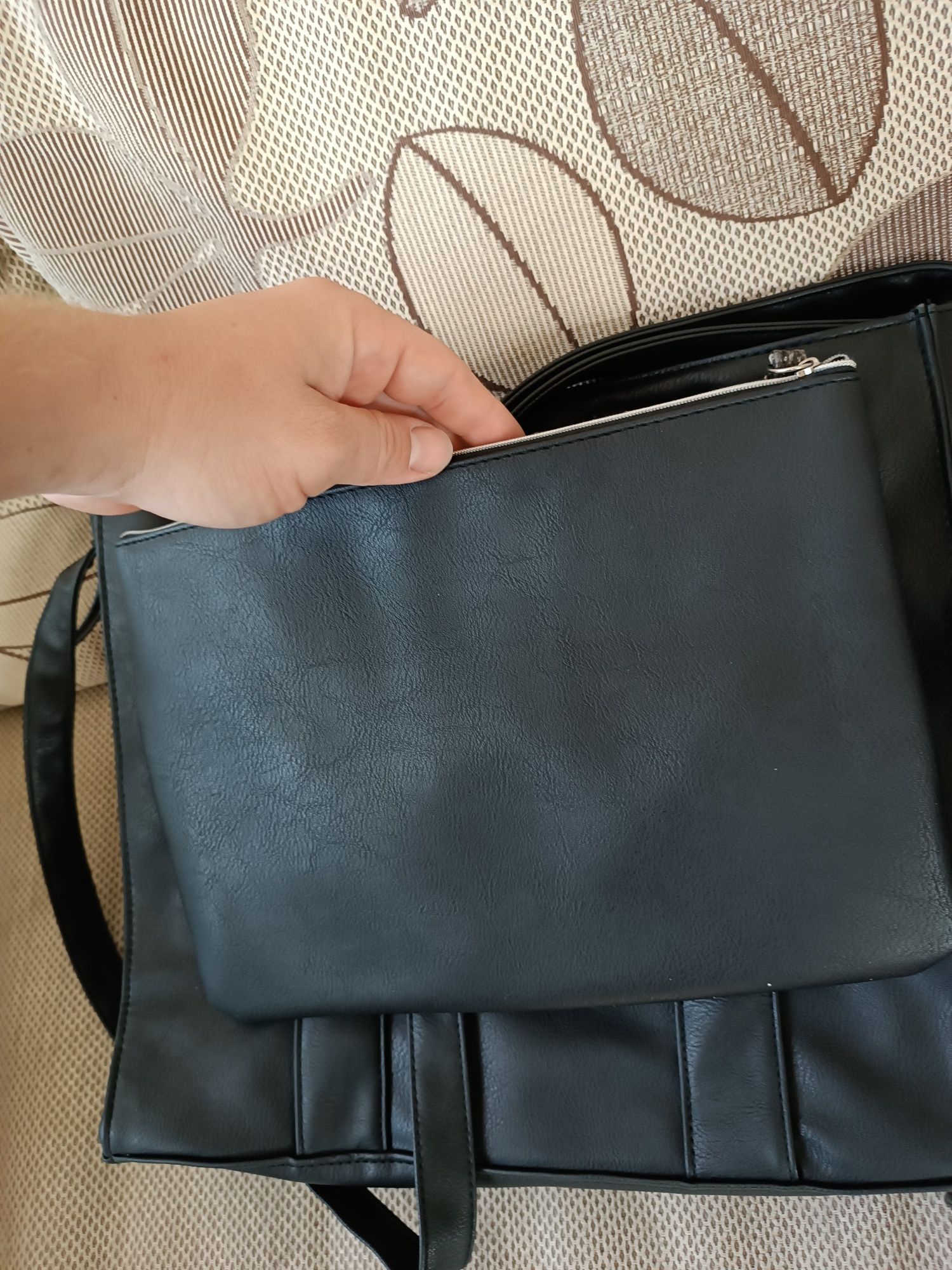 Страхотна Дамска чанта с мини чантичка към нея!